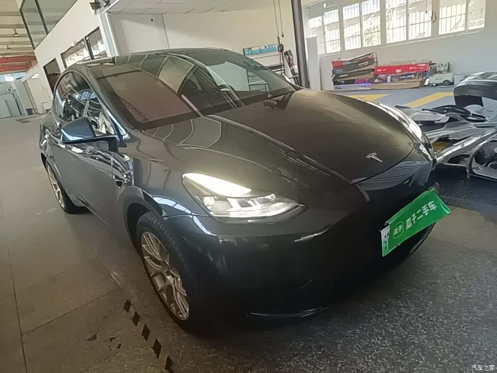 Tesla Model Y, 2024 4
