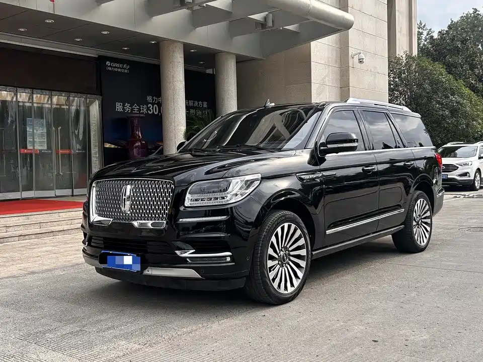 Lincoln Navigator