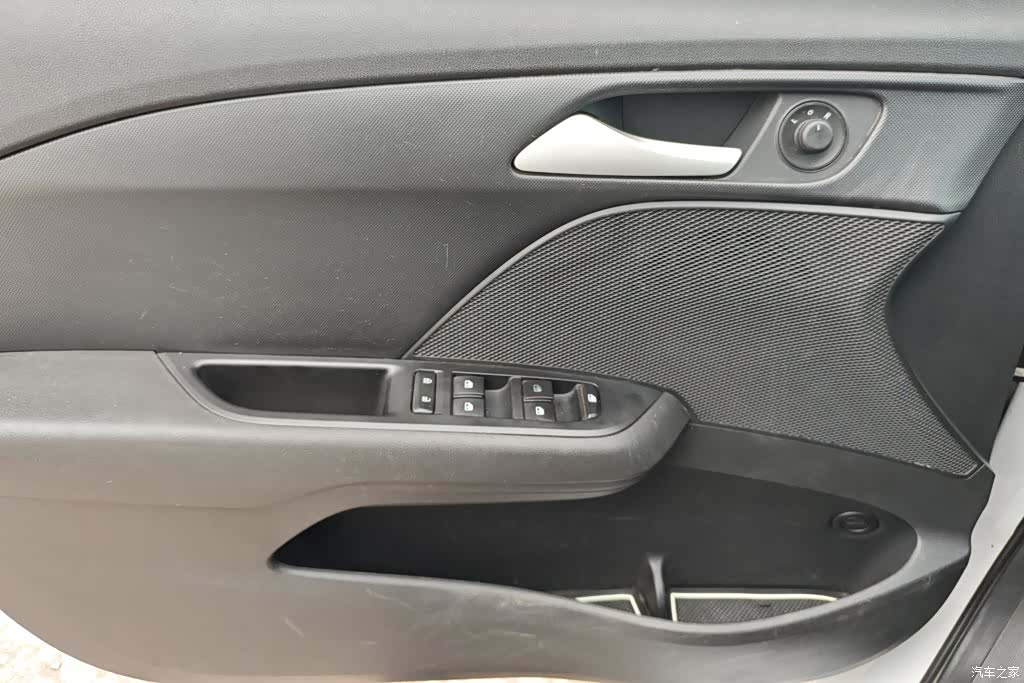 Chevrolet 320, 2018 7