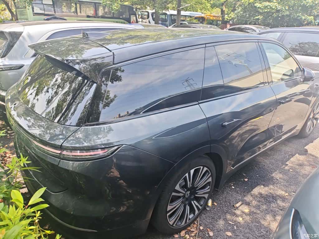 NIO ES8, 2024 7