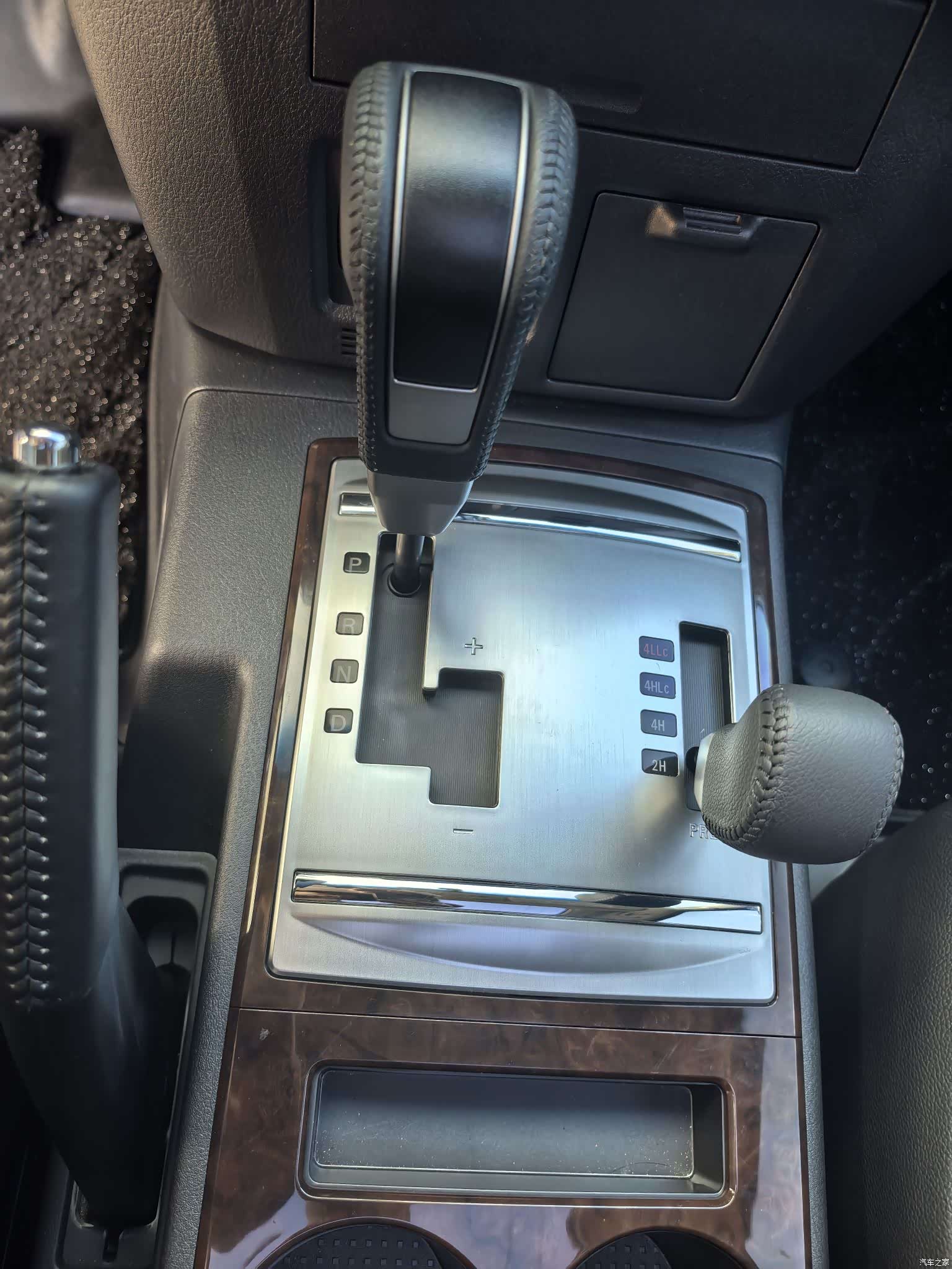 Mitsubishi Pajero, 2025 12