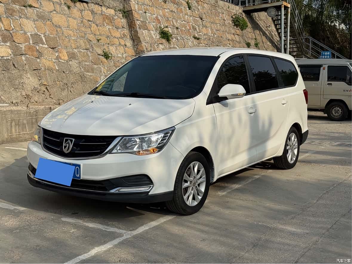 Wuling 730, 2017 1
