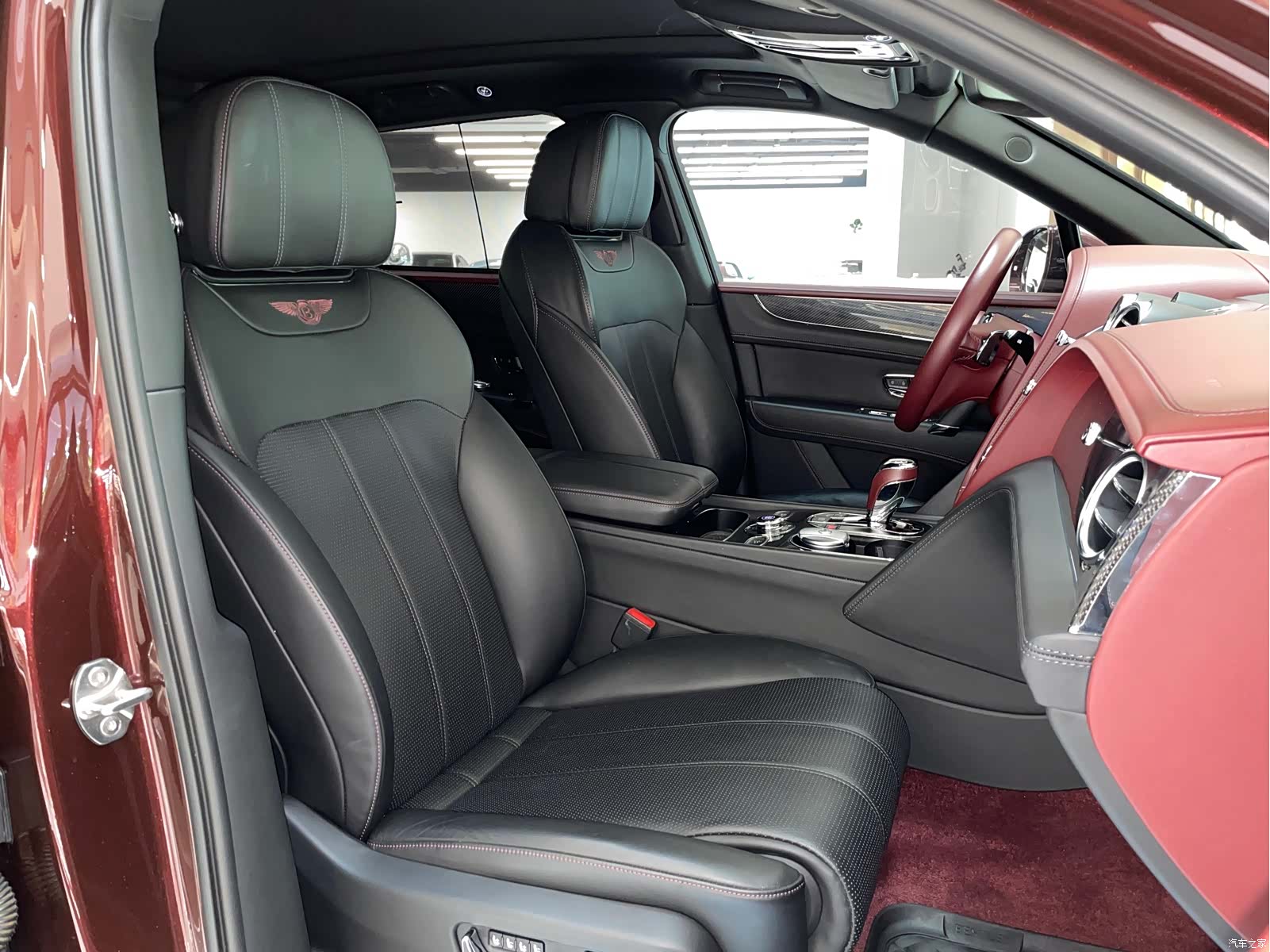 Bentley Bentayga, 2019 13