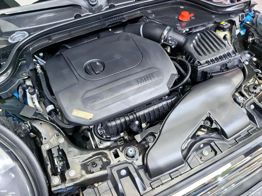 Mini ONE, 2019 16