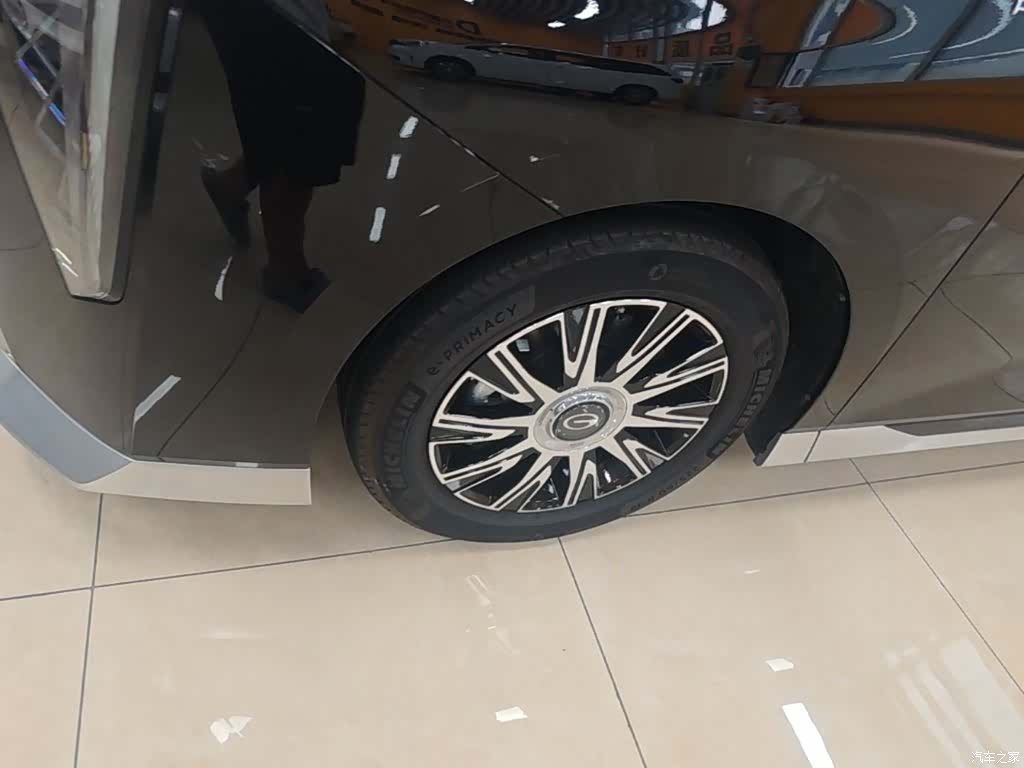 Trumpchi E9, 2024 23