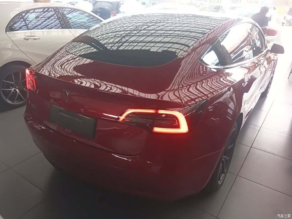 Tesla Model 3, 2020 7