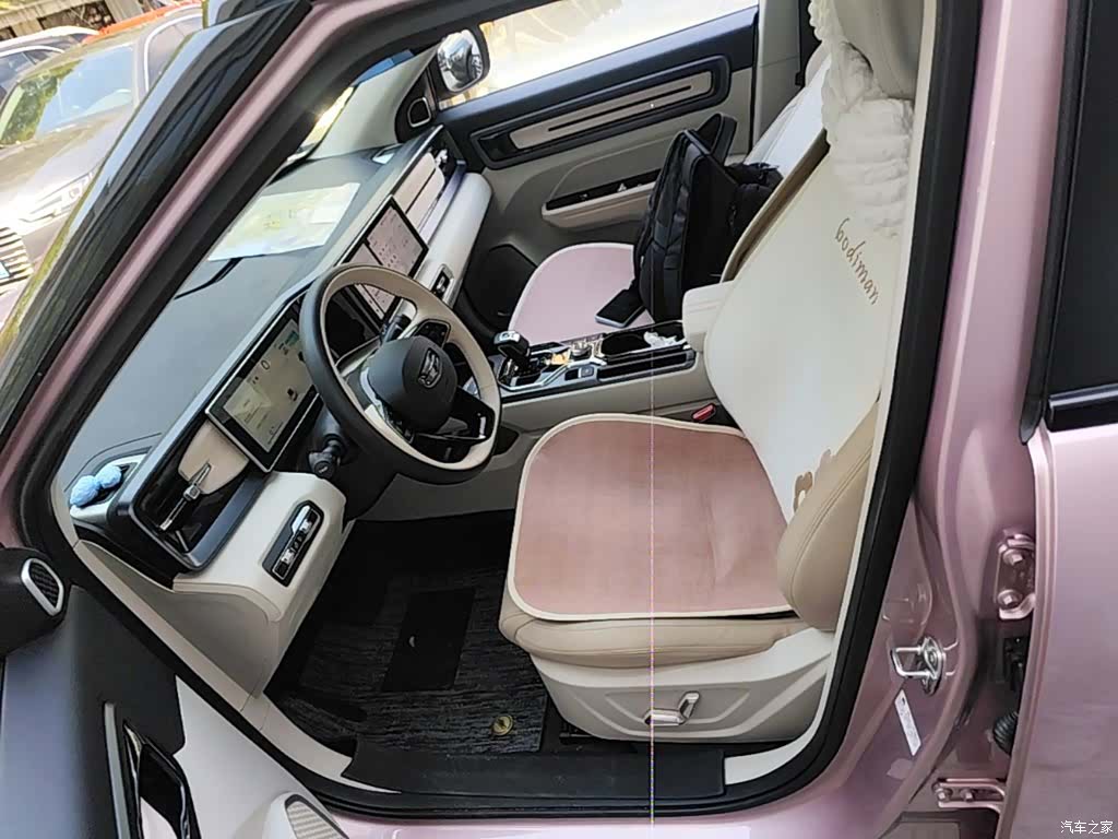 Geely Icon, 2023 15