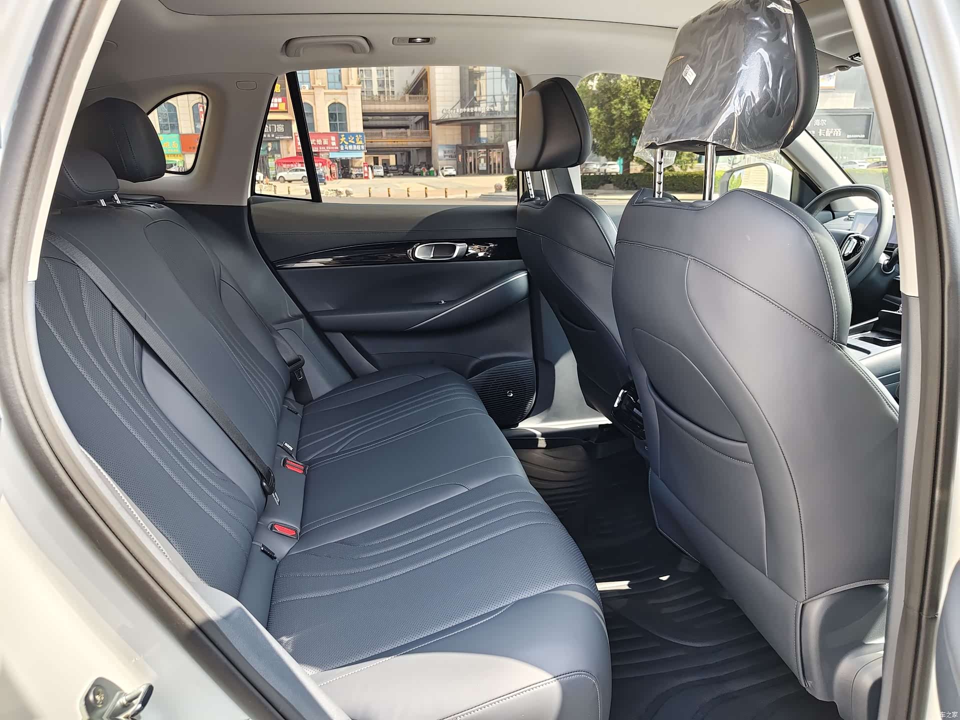 Geely Galaxy E5, 2024 11