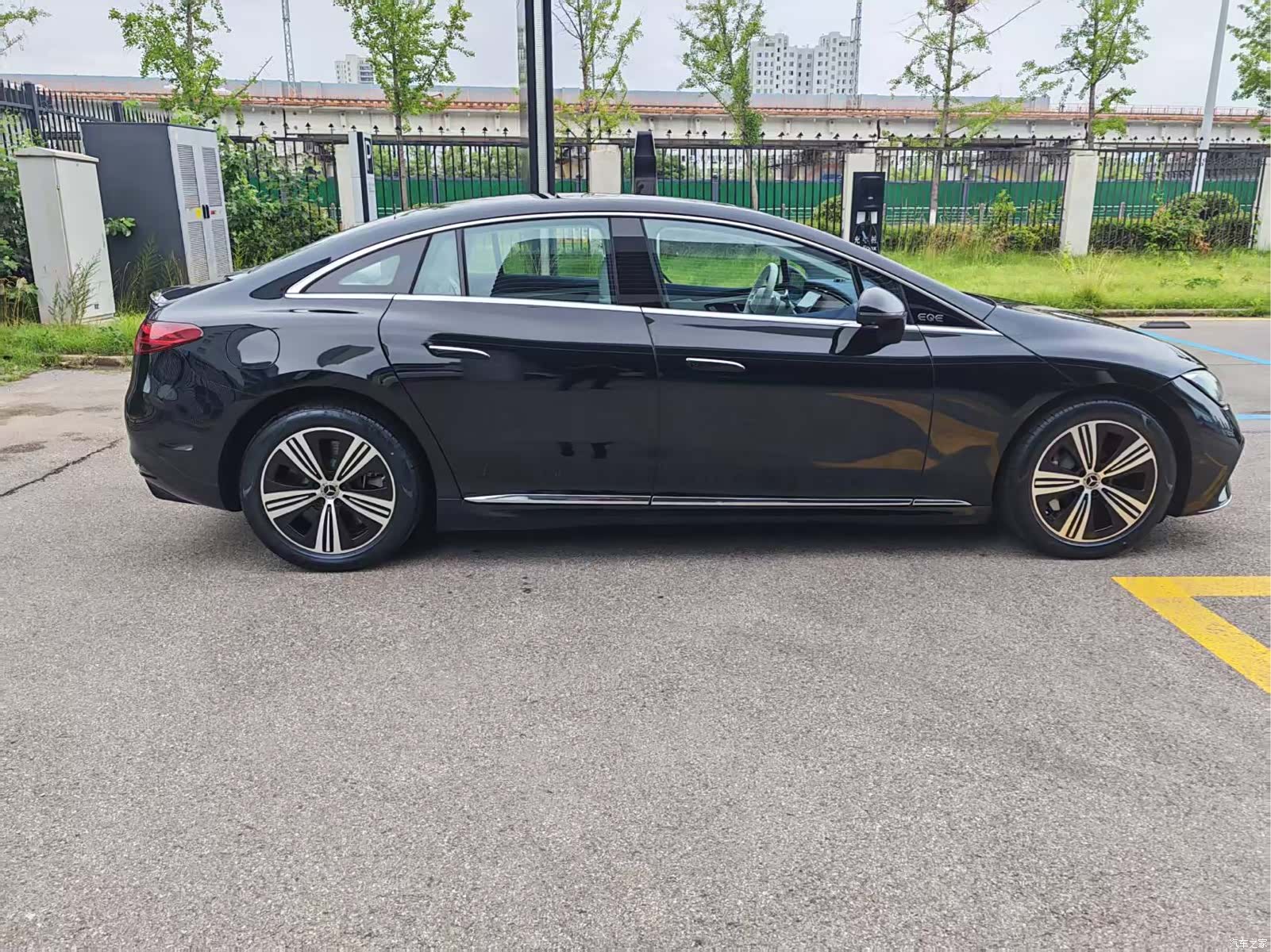 Mercedes-Benz EQE, 2025 все фото
