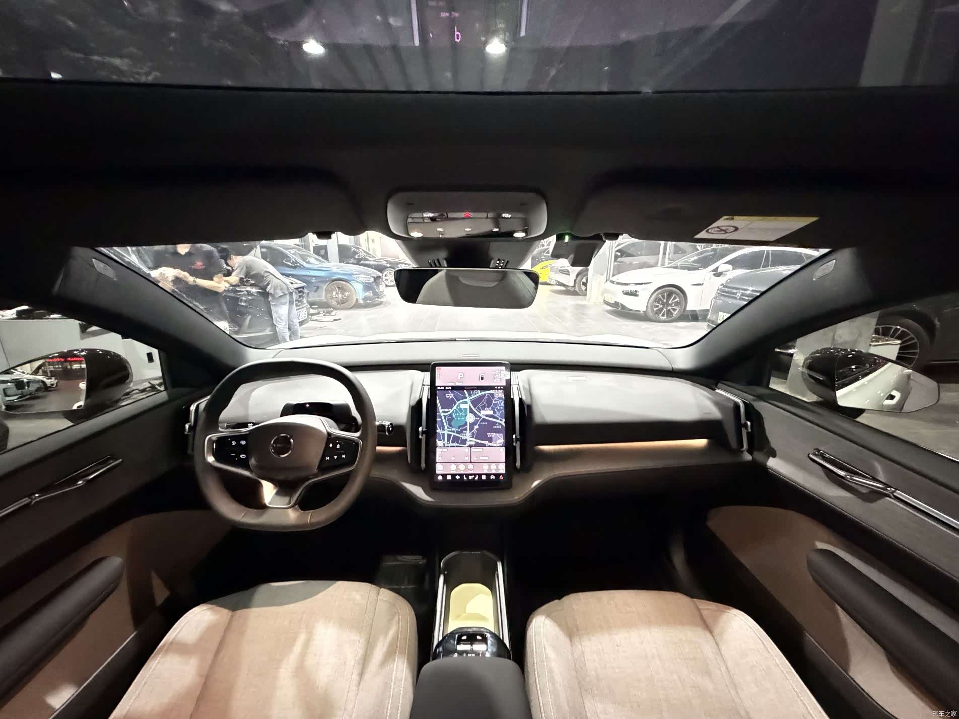 Volvo EX30, 2025 13
