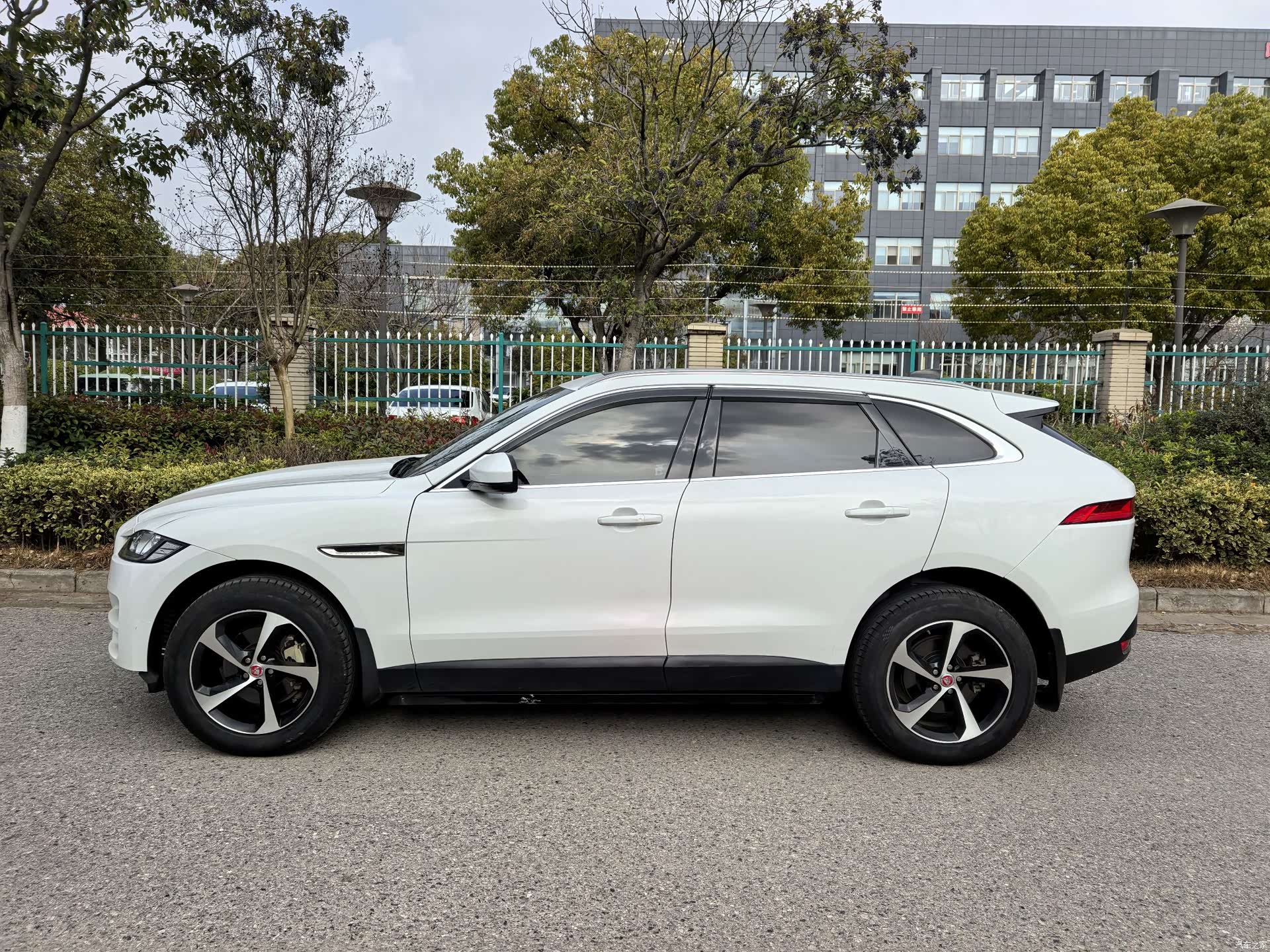 Jaguar F-PACE, 2021 3