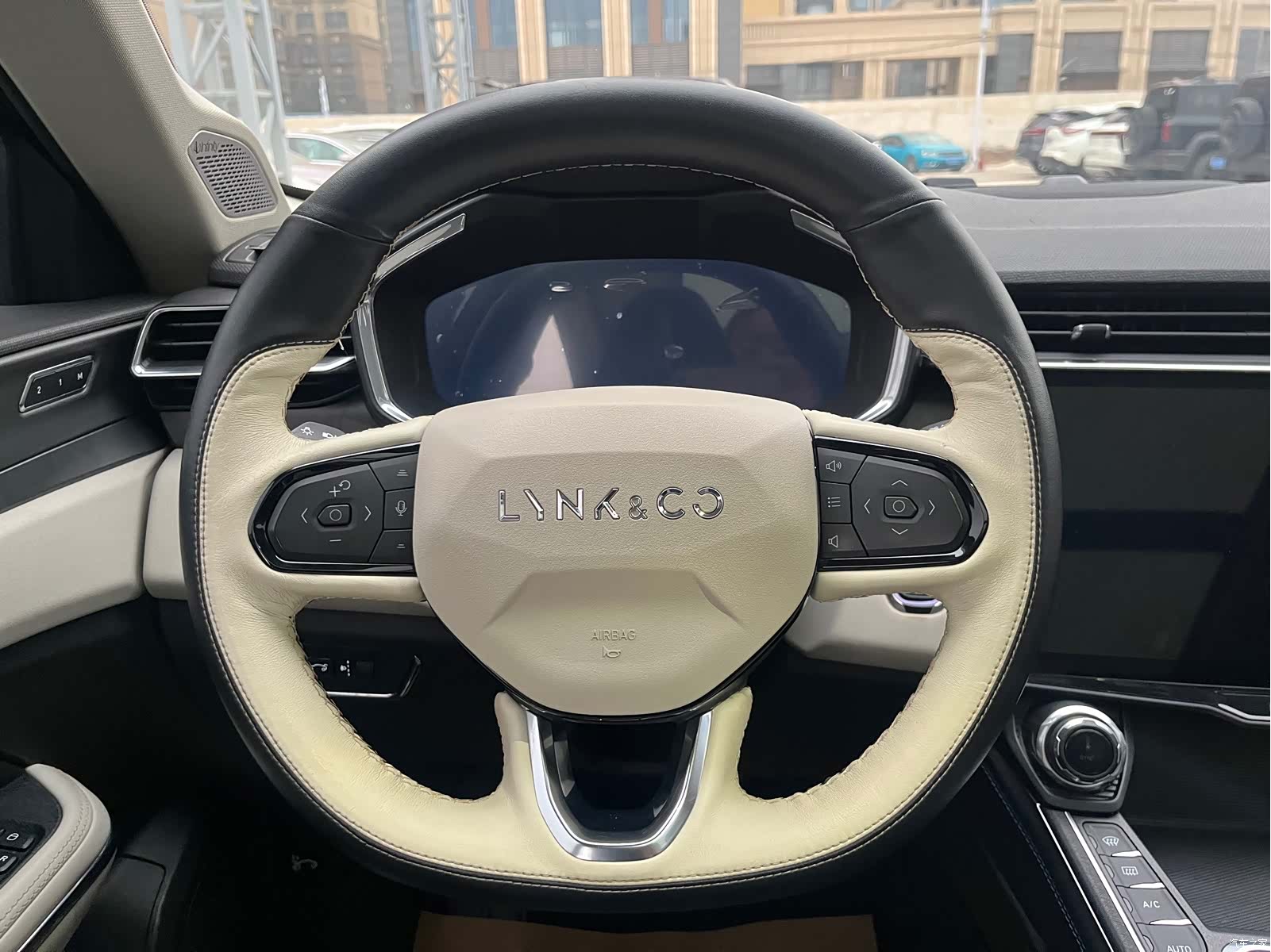 Lynk & Co 01, 2022 11