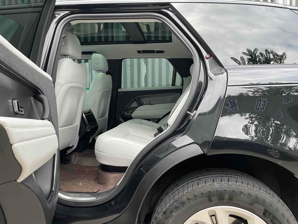 Land Rover Range Rover Sport Land Rover Range Rover Sport