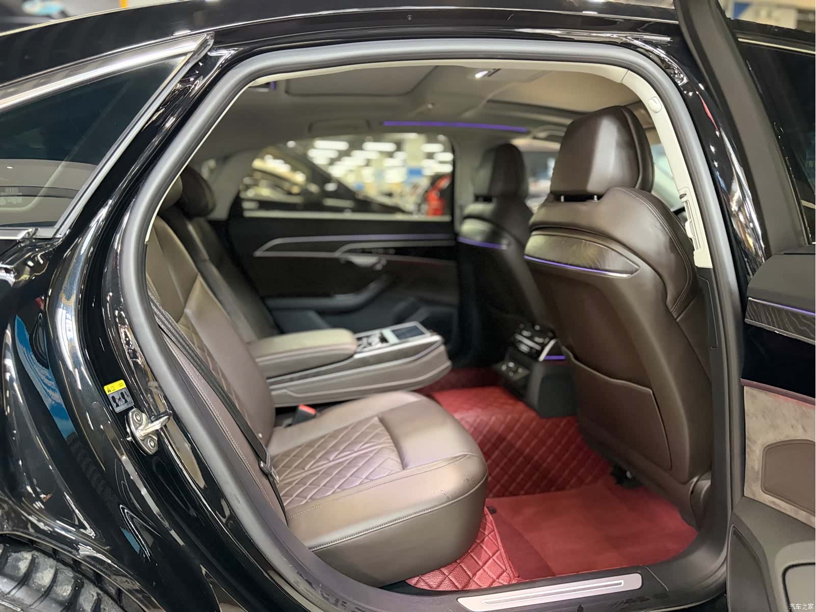 Audi A8L, 2022 11