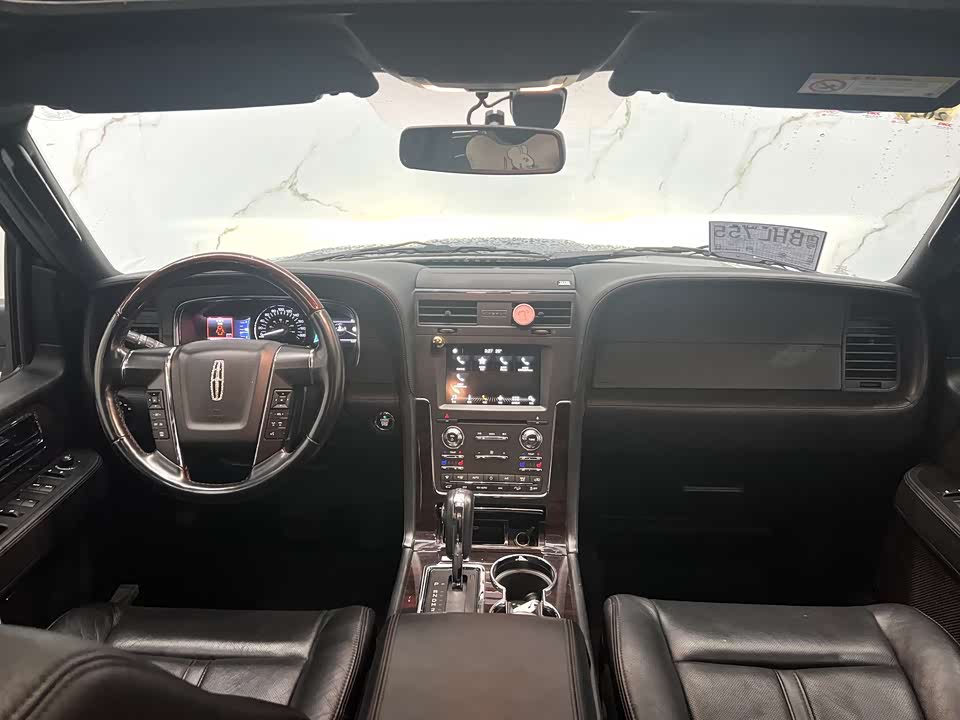 Lincoln Navigator