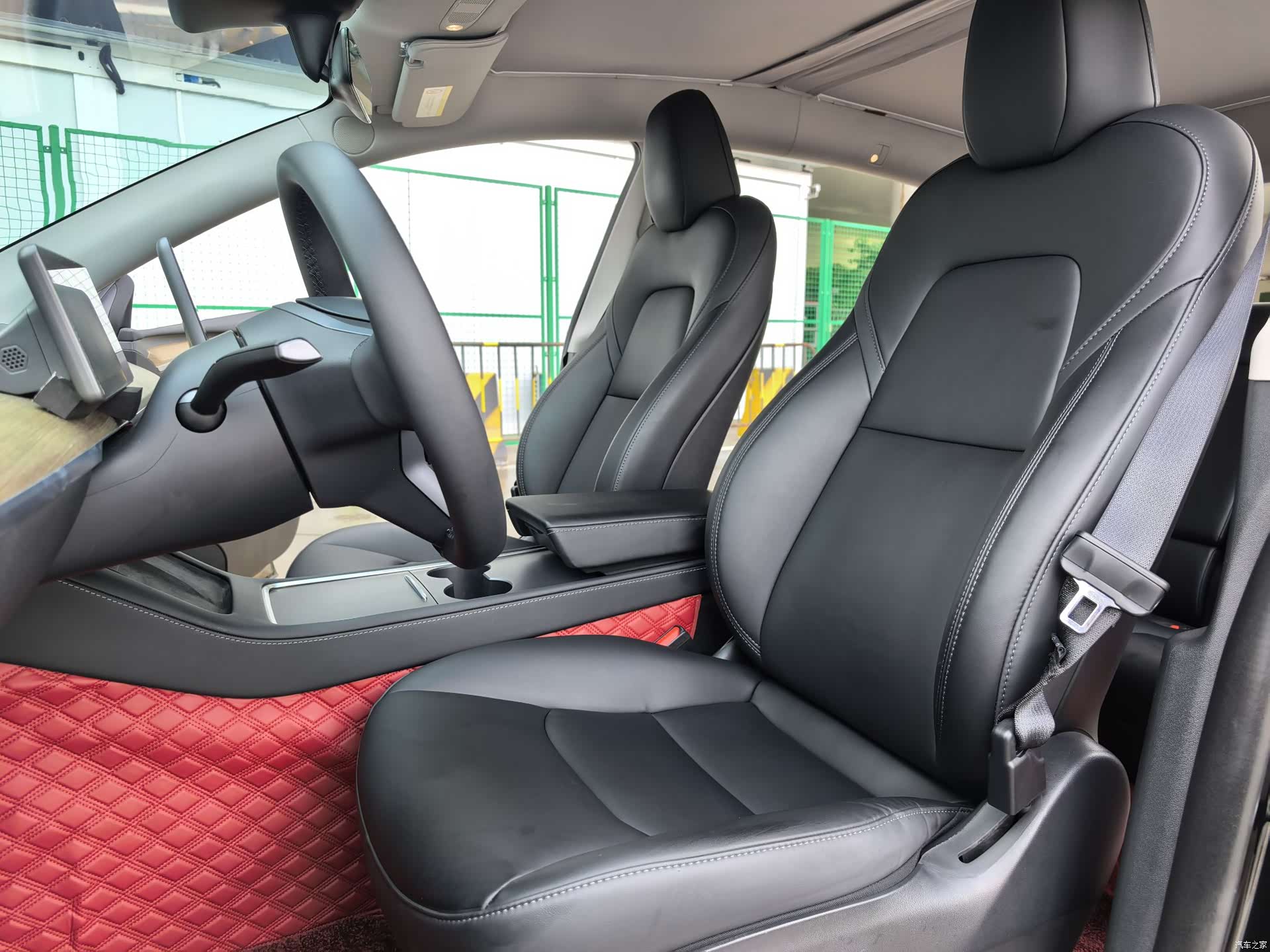 Tesla Model Y, 2022 все фото