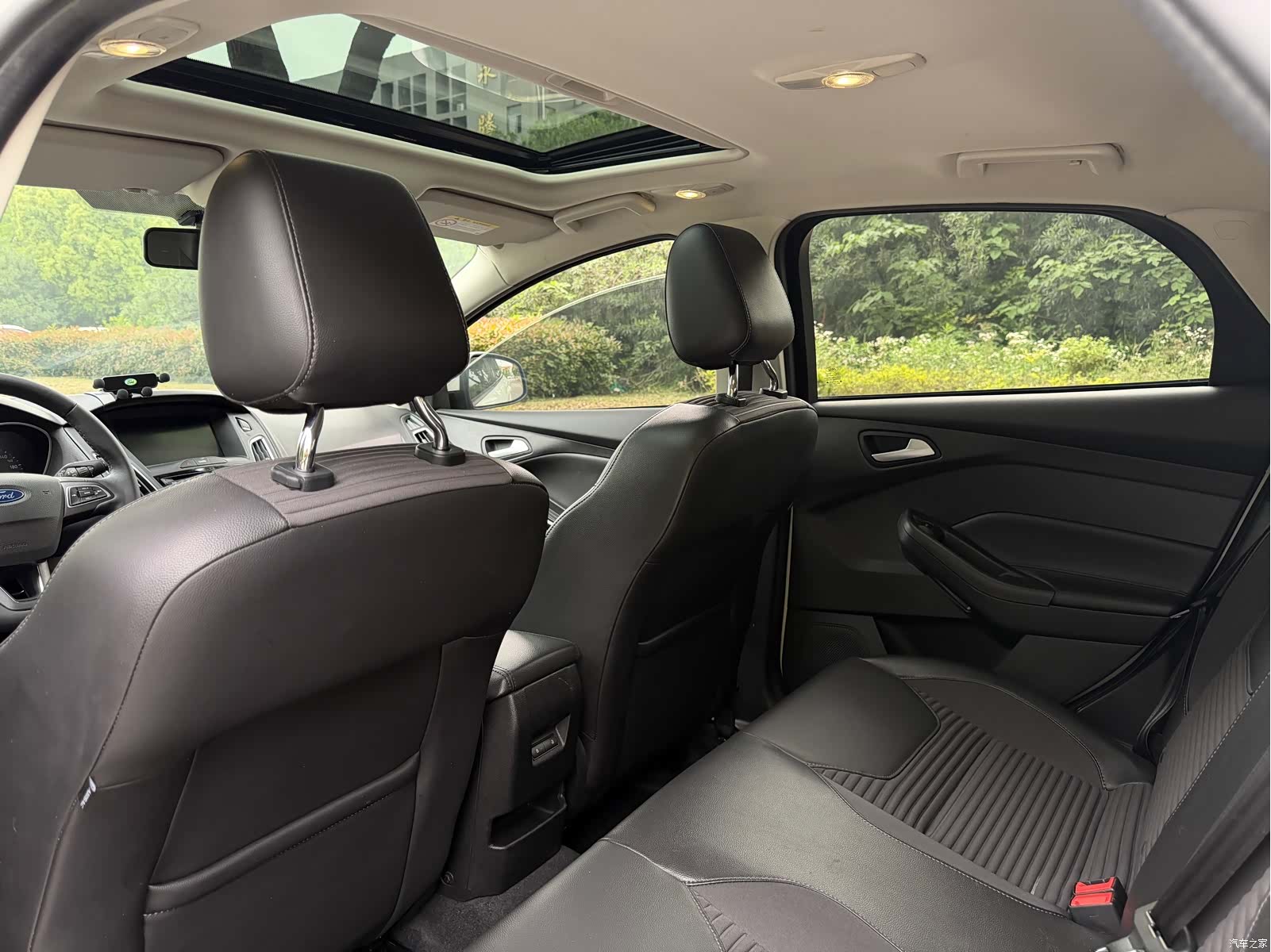 Ford Focus, 2019 14