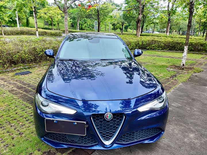 Alfa Romeo Giulia 2017 2.0T 200HP Luxury