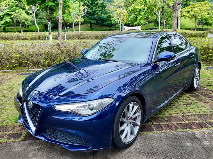 Alfa Romeo Giulia 2017 2.0T 200HP Luxury