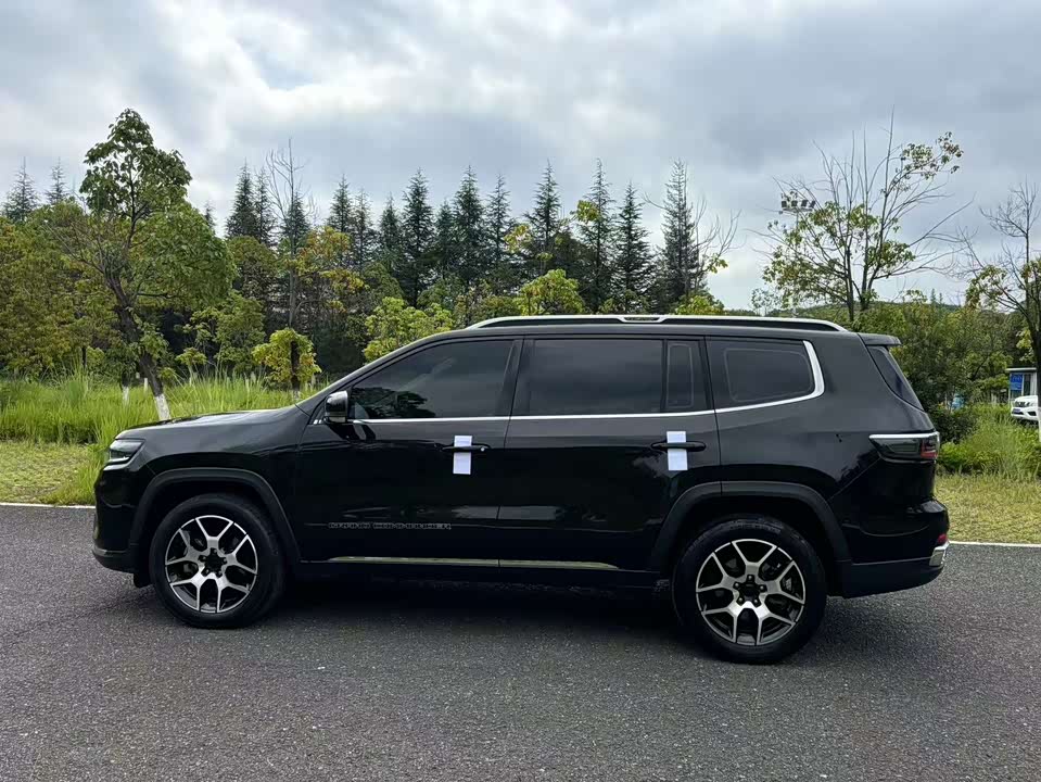 Jeep Grand Commander
