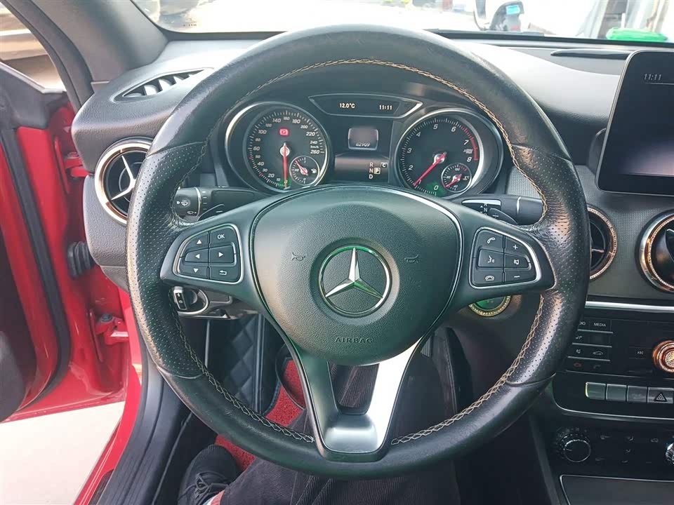 Mercedes-Benz CLA