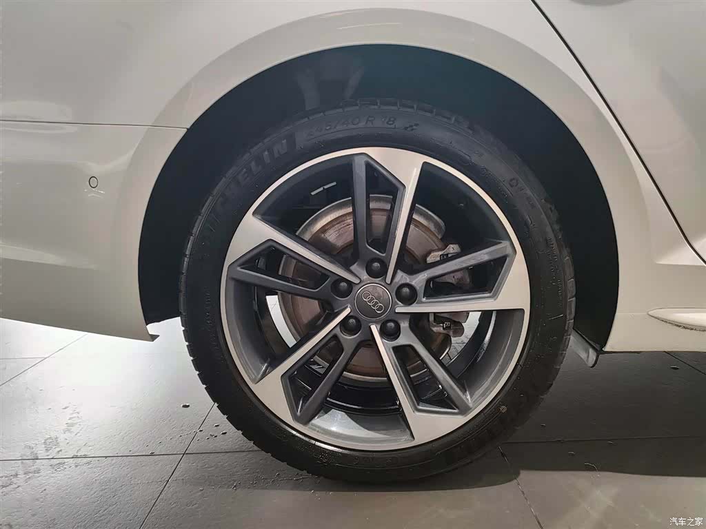 Audi A4L, 2020 23