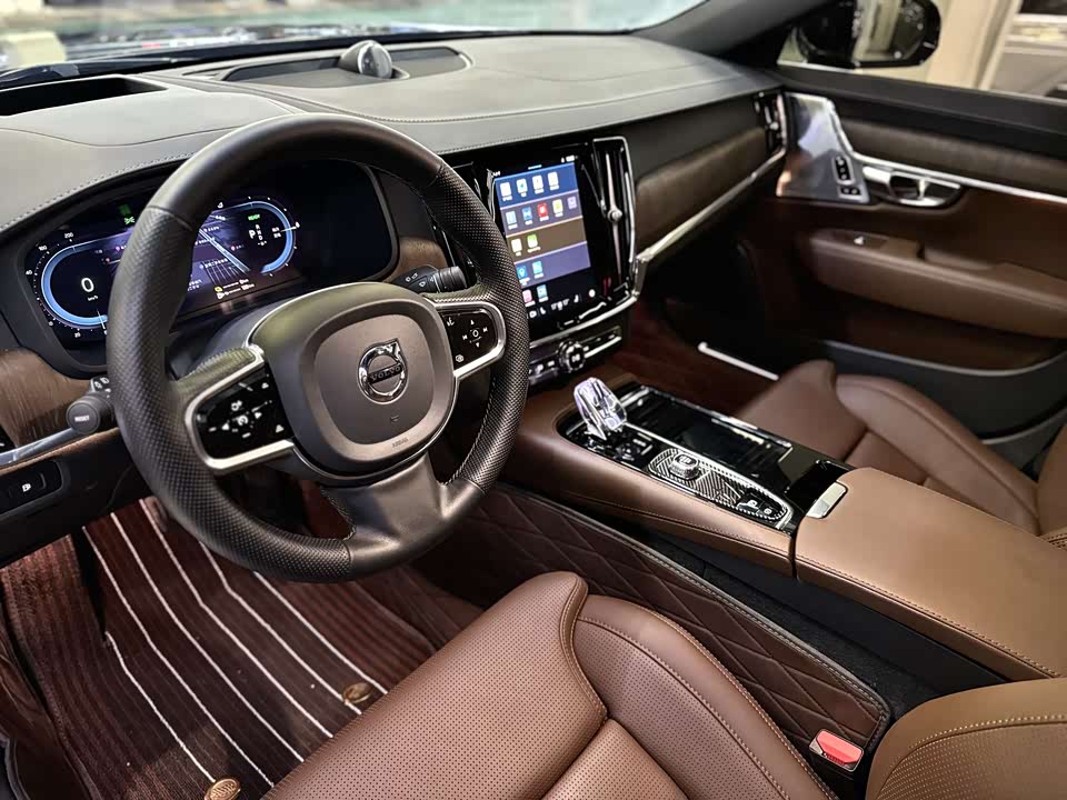 Volvo S90