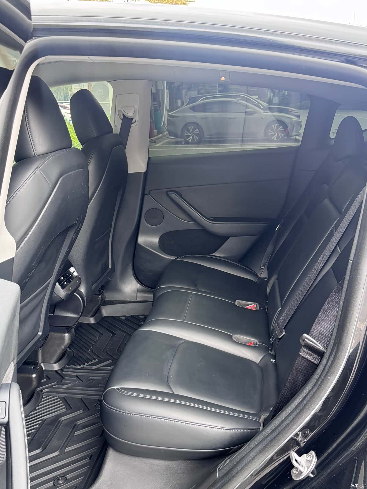 Tesla Model Y, 2022 12