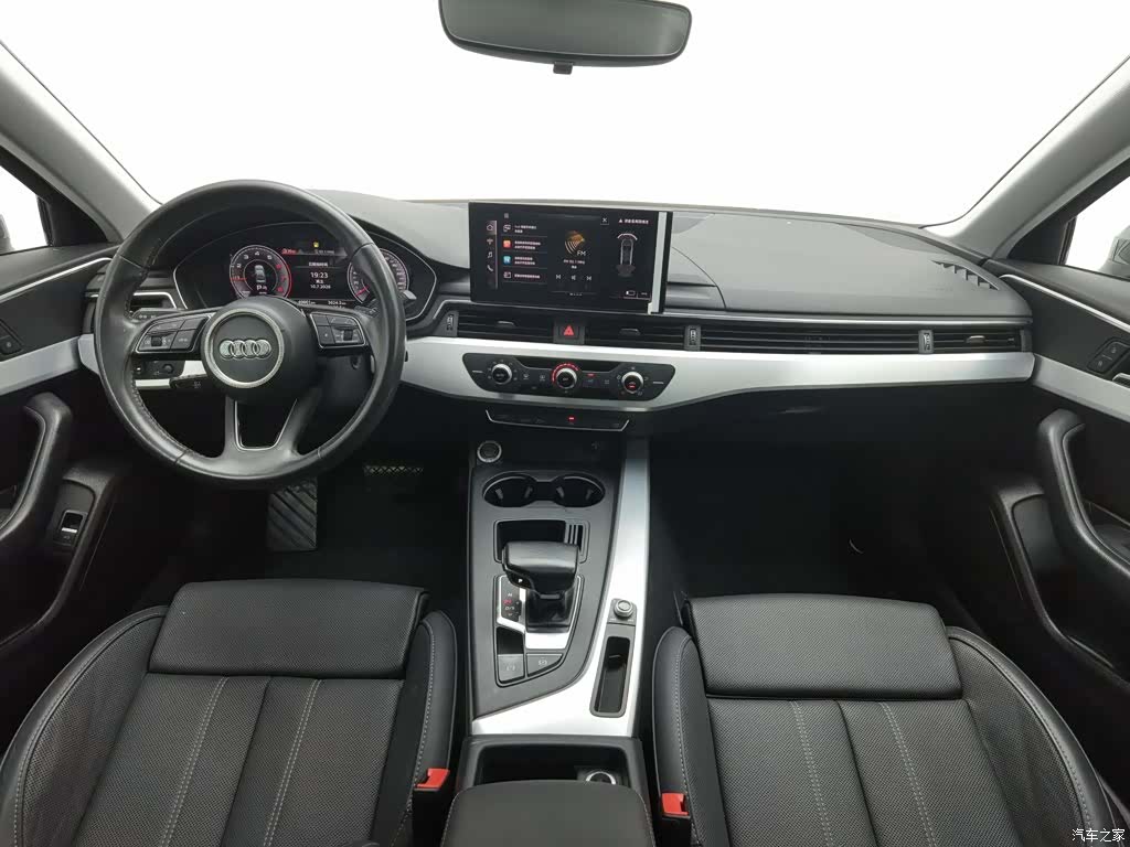 Audi A4L, 2023 все фото