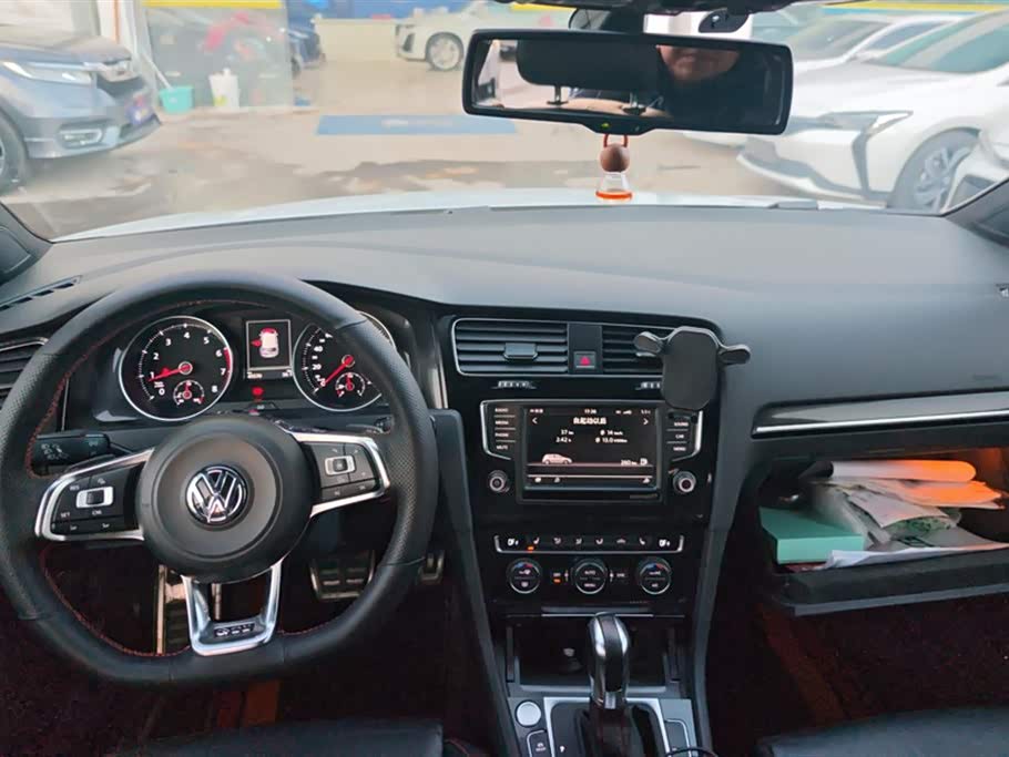 Volkswagen Golf GTI