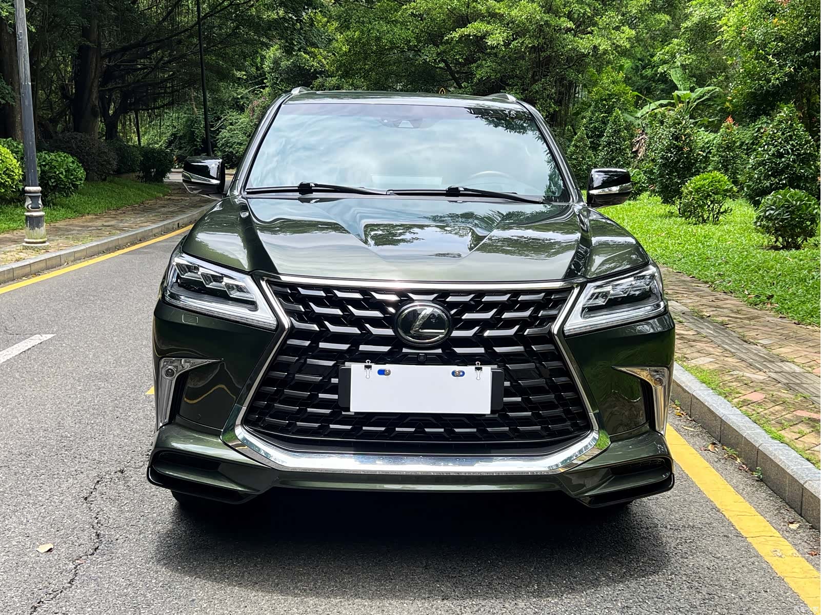 Lexus LX, 2022 2