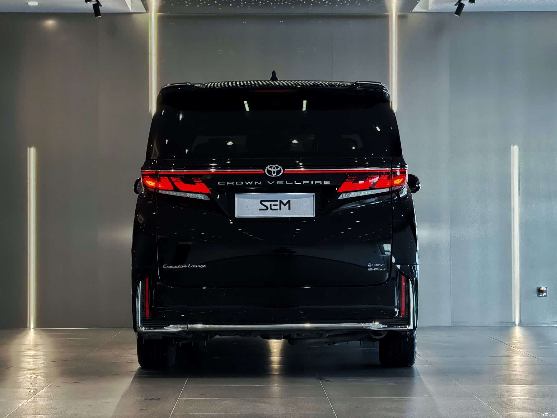 Toyota Vellfire, 2023 все фото