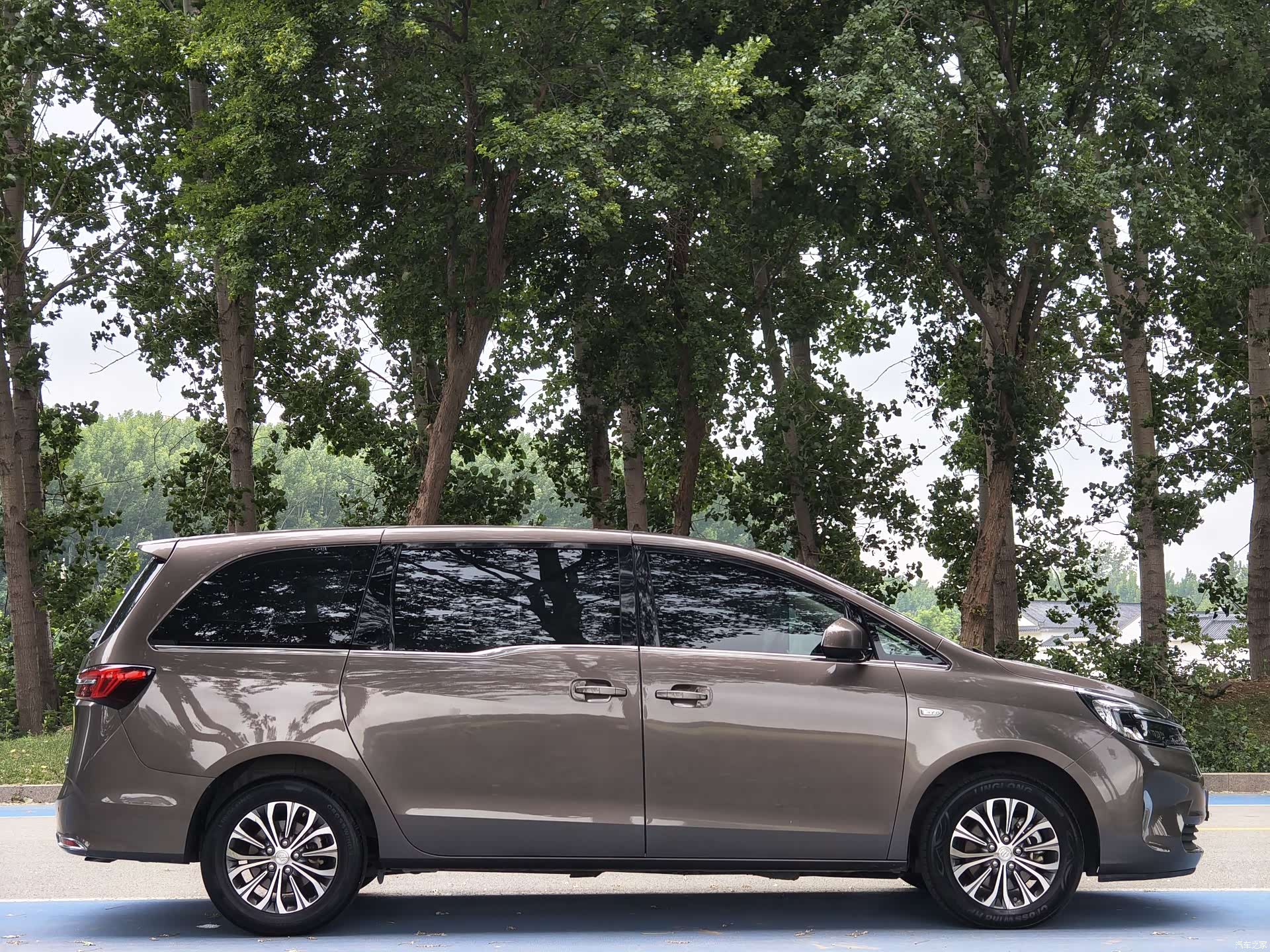 Buick GL8, 2022 4