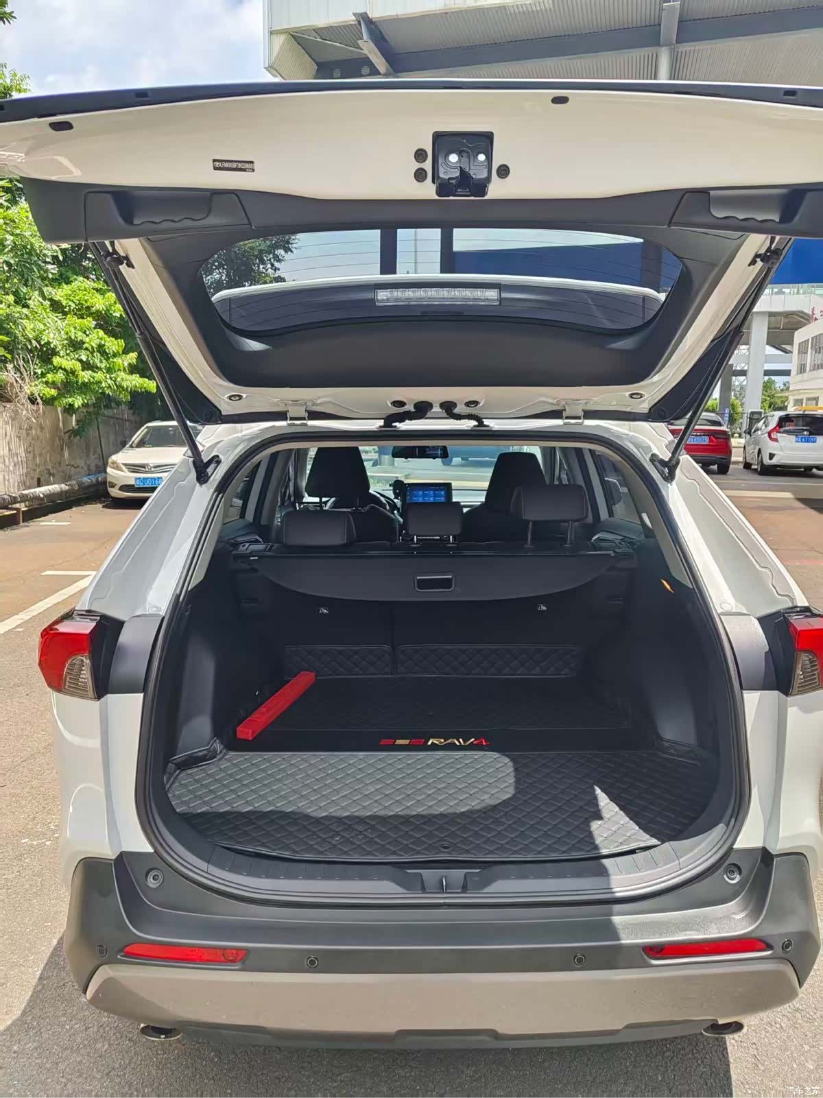 Toyota RAV4, 2022 15