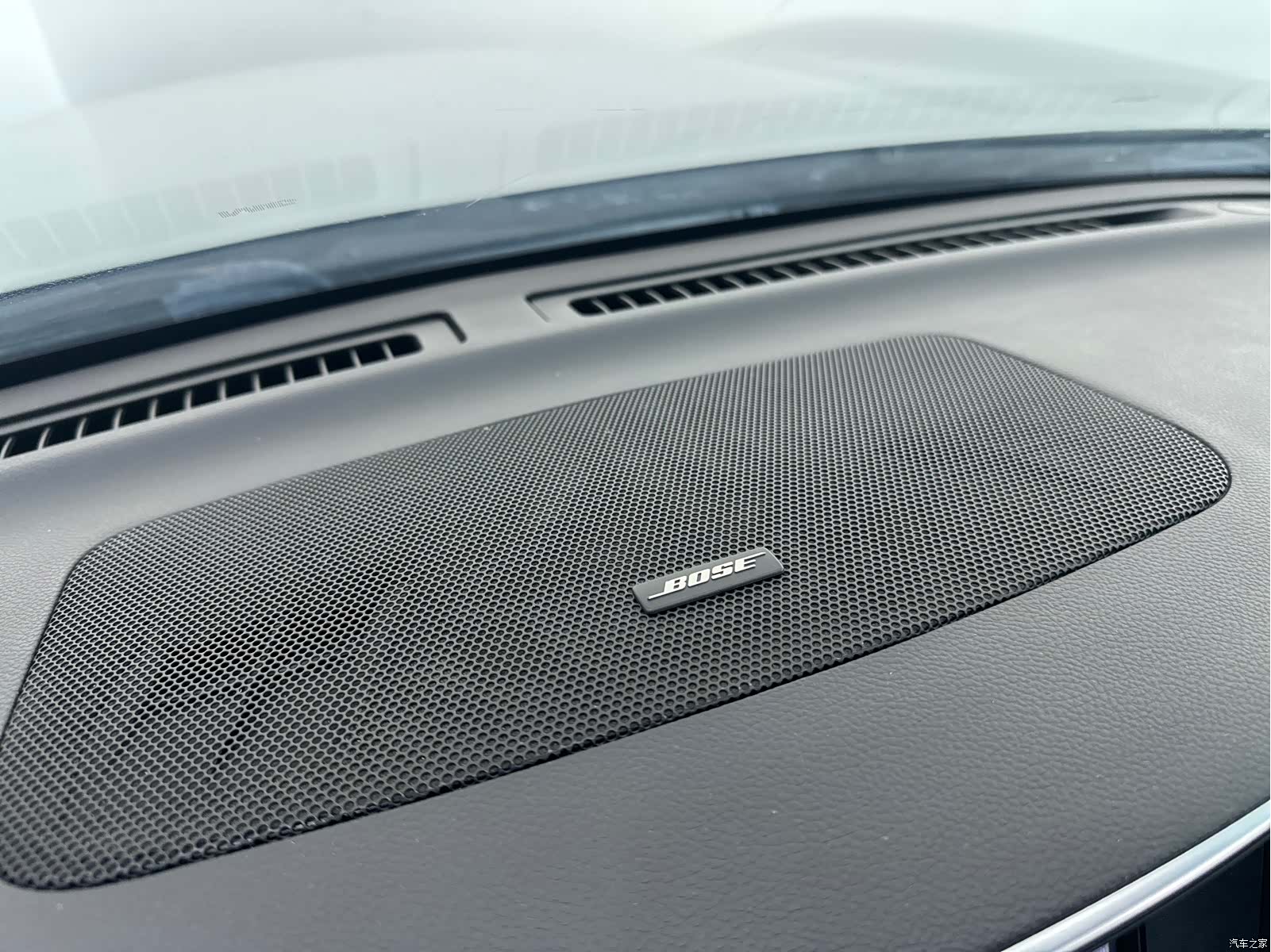Infiniti Q70, 2015 10