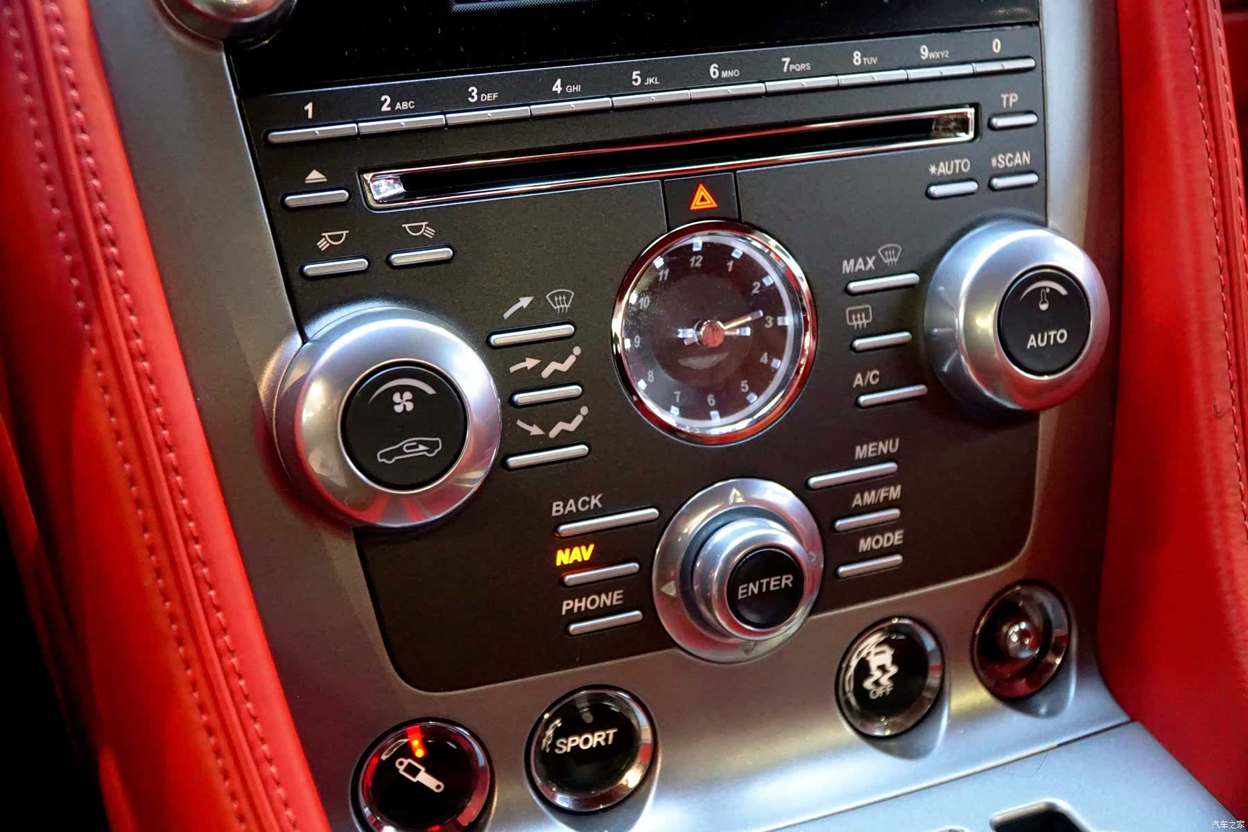 Aston Martin DB9, 2015 12