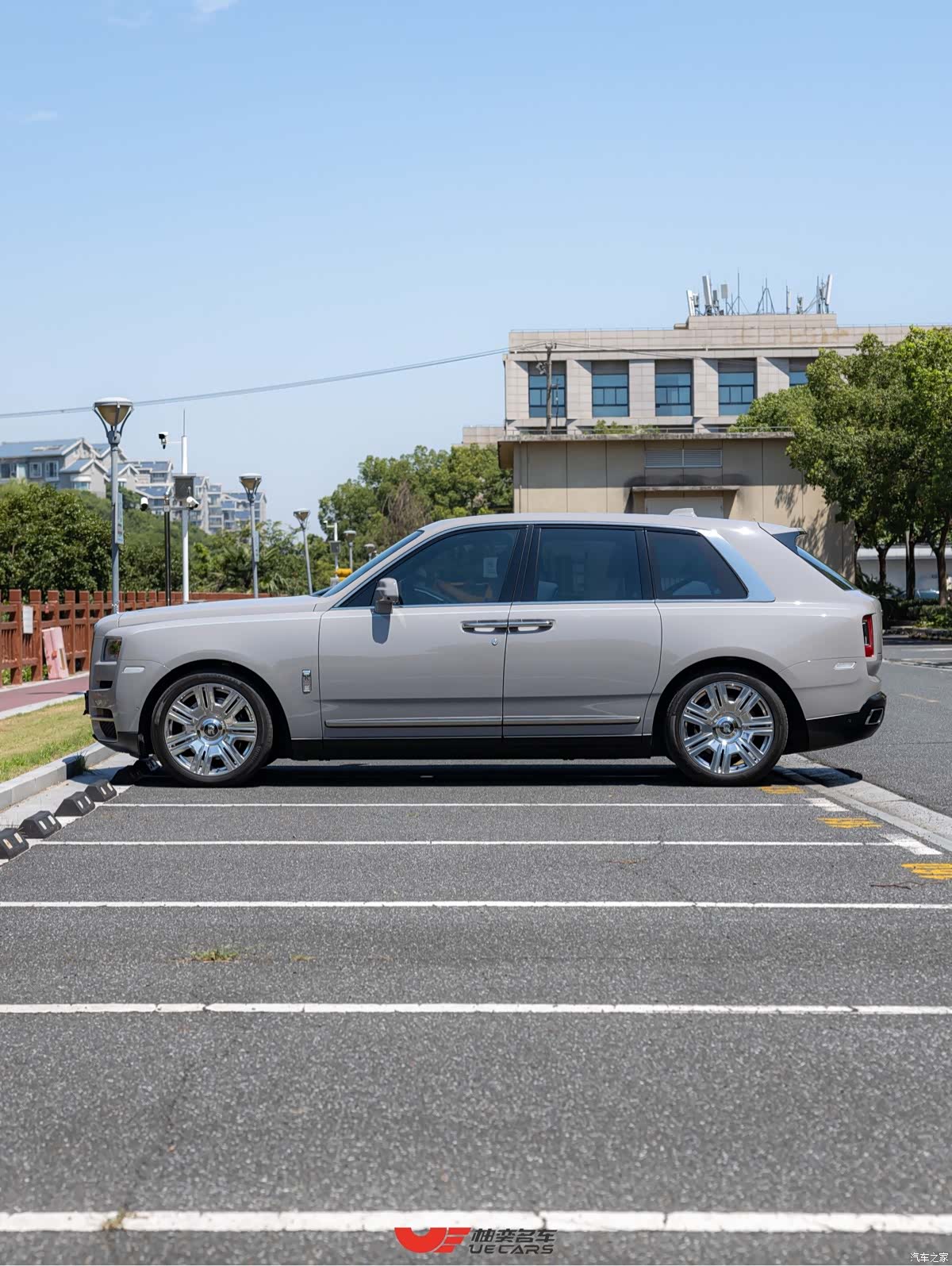 Rolls-Royce Cullinan, 2023 7
