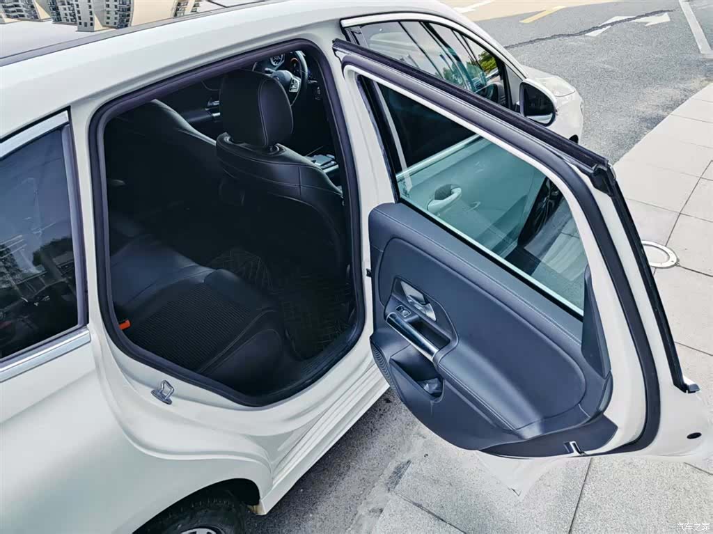 Mercedes-Benz B-Class, 2021 18