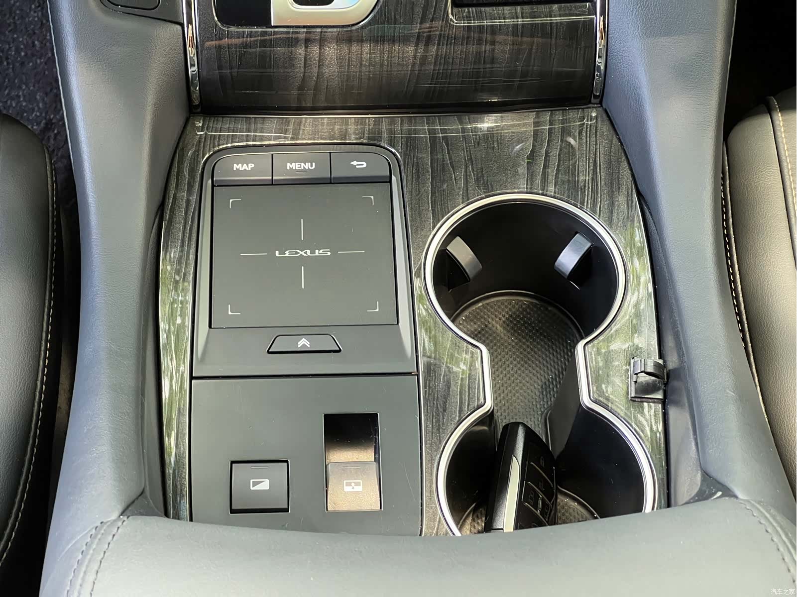 Lexus LM, 2020 21