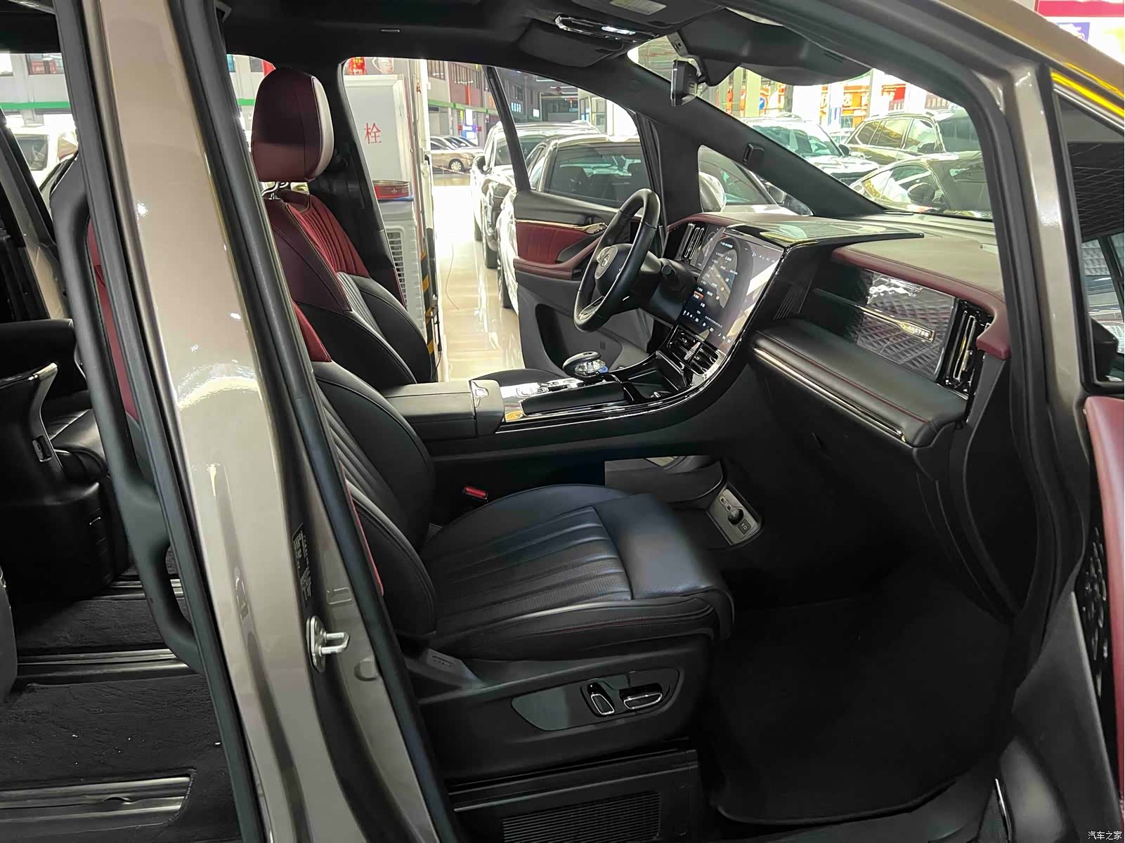Trumpchi M8, 2022 7