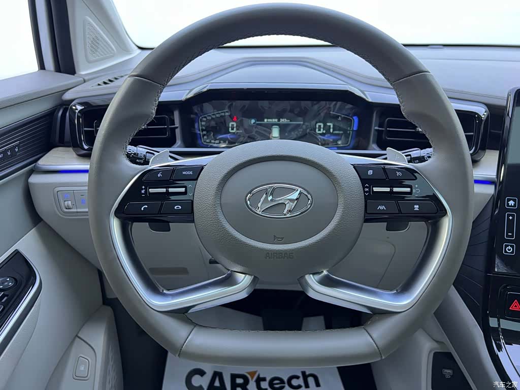 Hyundai Custo, 2022 14