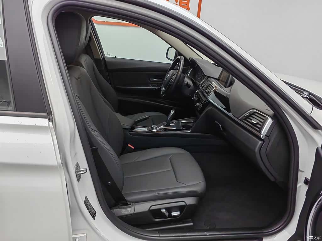 BMW 3 Series, 2016 23