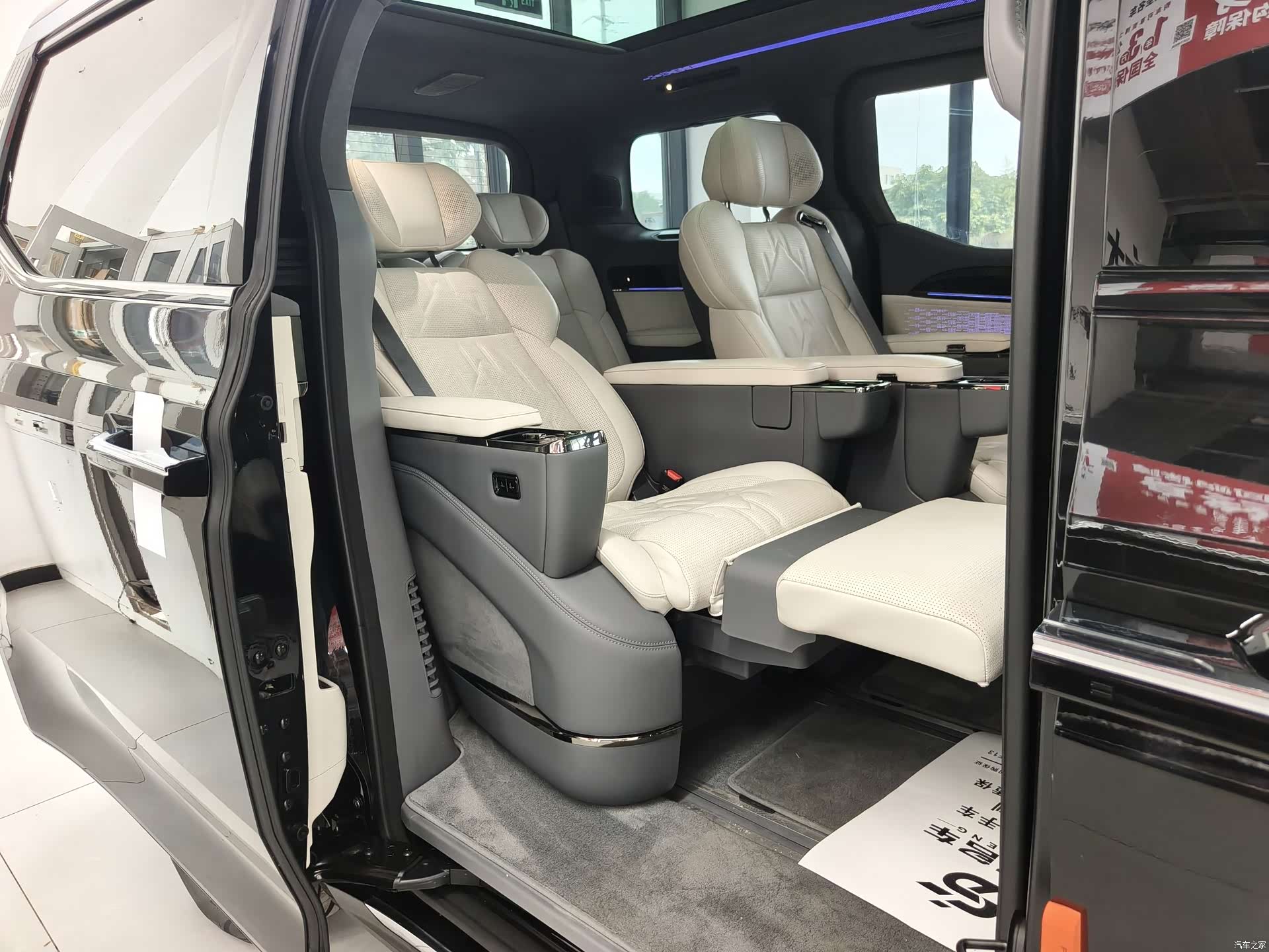 Zeekr 009, 2024 17