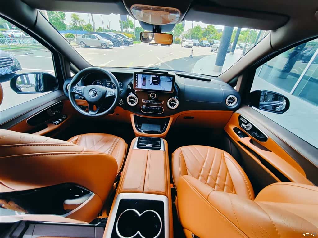 Mercedes-Benz 7, 2024 16