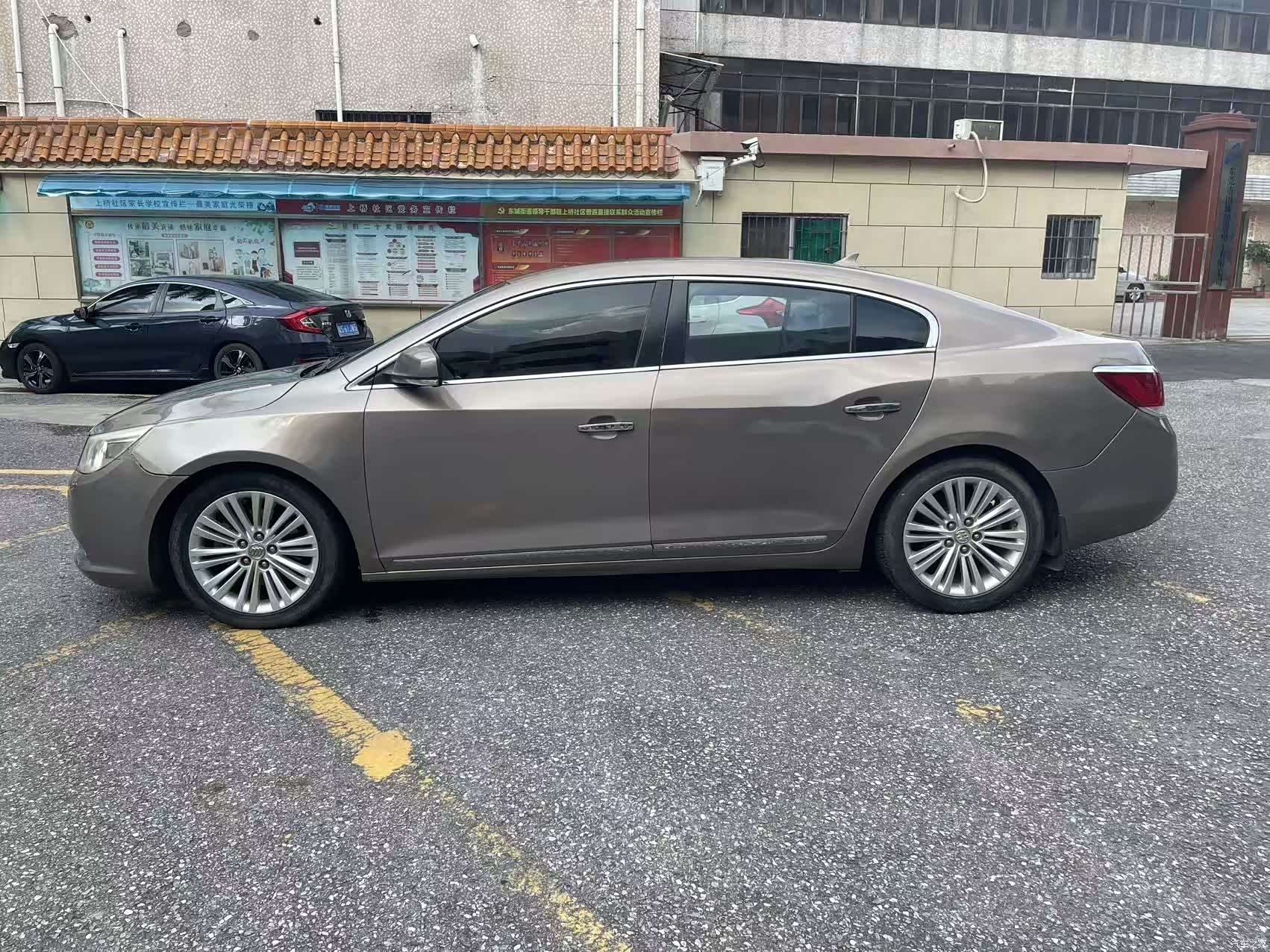 Buick LaCrosse, 2011 7