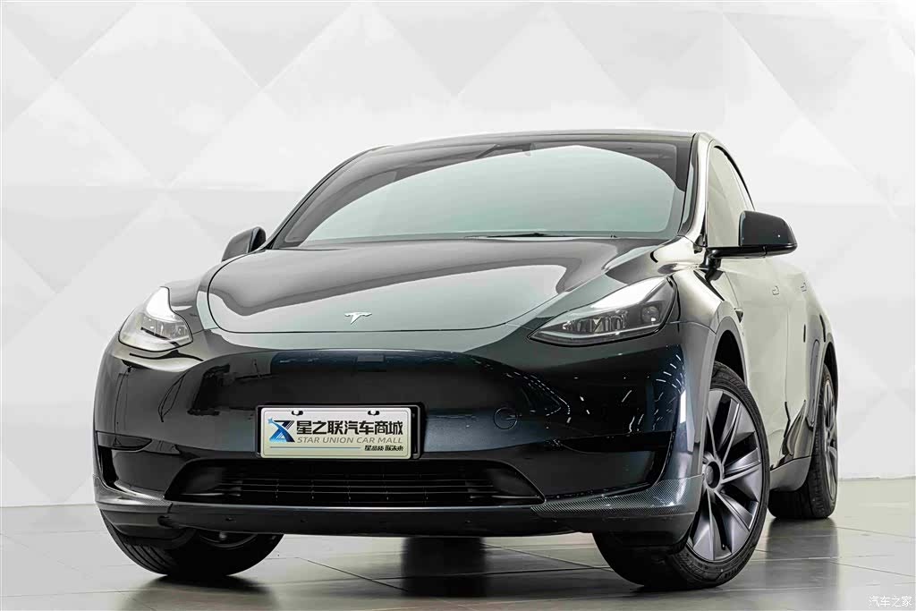 Tesla Model Y, 2025 3