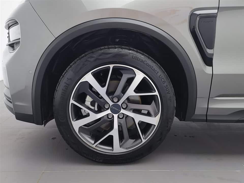Lynk & Co 01