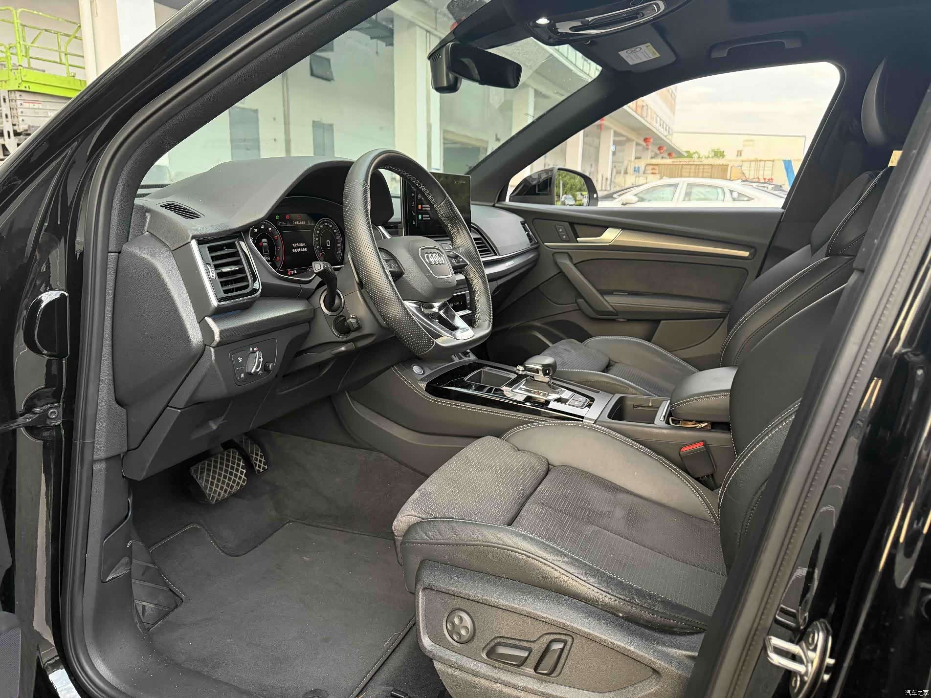 Audi Q5L, 2021 4