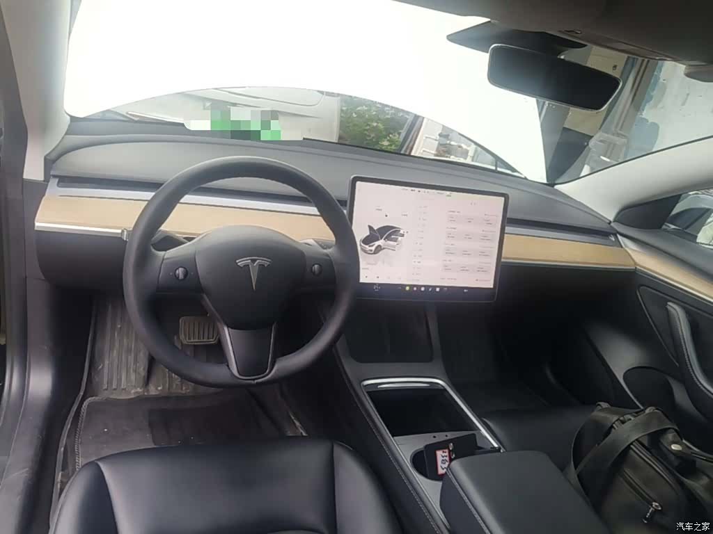 Tesla Model 3, 2023 10