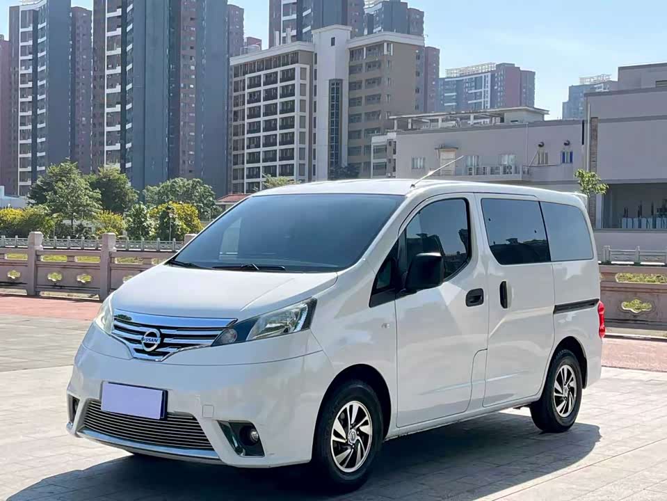 Nissan NV200